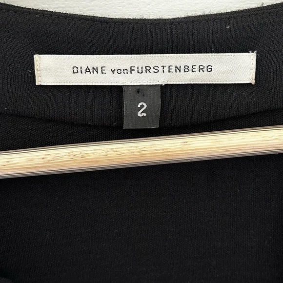 Diane Von Furstenburg 100% Wool Wrap Dress - Picture 5 of 9